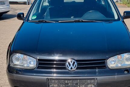 VW Golf 215.700 km 2.390 &euro; Ratingen 40880