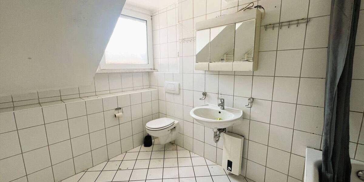 Etagenwohnung Mülheim an der Ruhr Styrum - 5 Zimmer, 111 m&sup2;, 170.000&euro; | Angebot:23982409