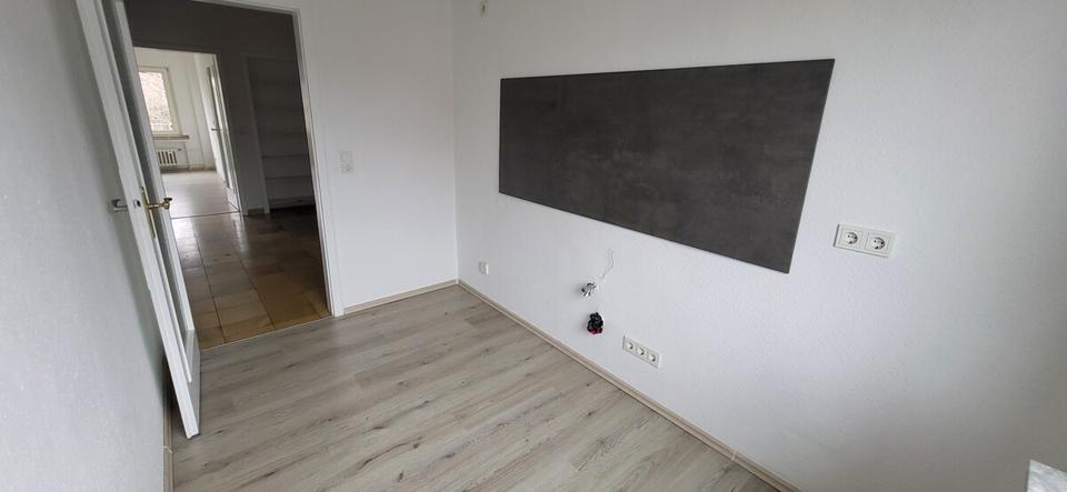 Etagenwohnung Essen Stadtbezirk II - 3 Zimmer, 76 m&sup2;, 650&euro; | Angebot:25148351