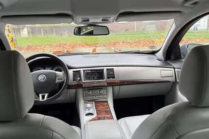 Jaguar XF 129.000 km 6.700 &euro; Duisburg 47249
