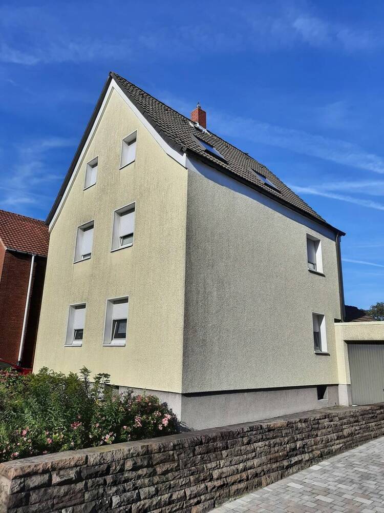 In 2000 kernsaniertes Mehrparteienhaus mit schönem Gartengrundstück in Recklinghausen- Grullbad.