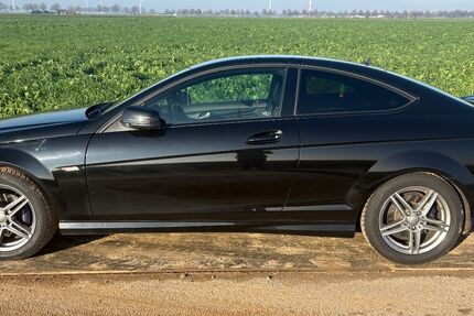 Mercedes-Benz C 250 145.000 km 11.900 € Duisburg 47239
