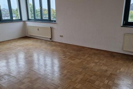 Mitten im Zentrum - toll geschnittene 2-Zimmer-Wohnung zimmer