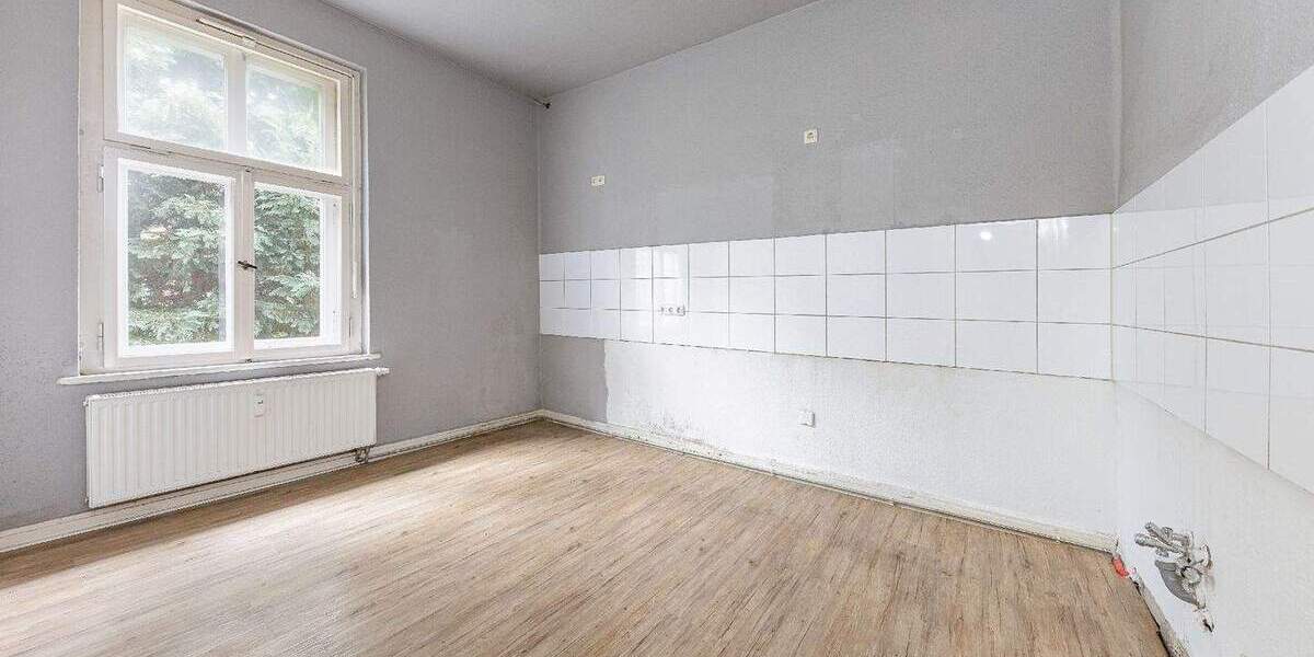 Mit Erbpacht: Zweifamilienhaus mit zwei Eingängen sowie tollem Garten und Garage in beliebter Lage 9 zimmer