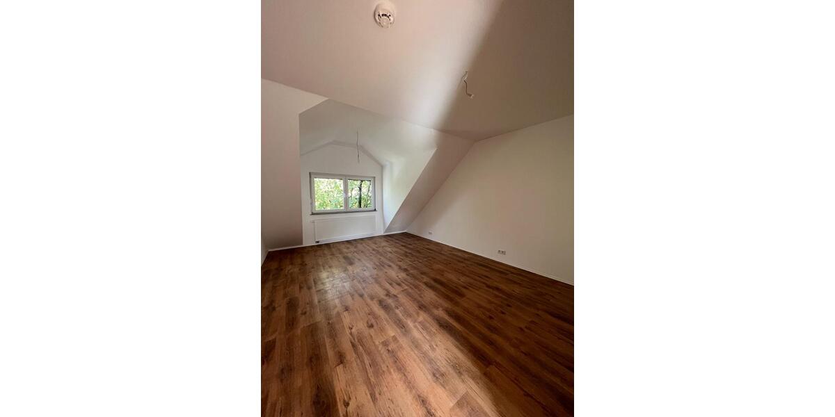 Dachgeschoßwohnung Witten Annen - 2 Zimmer, 67 m&sup2;, 618&euro; | Angebot:23766610