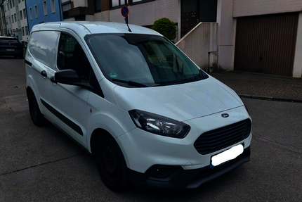 Ford Transit Courier 52.670 km 9.900 &euro; wuppertal 42327