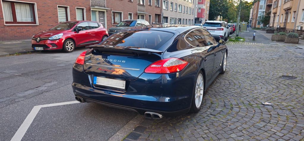 Porsche Panamera 139.700 km 31.900 &euro; Duisburg 47057