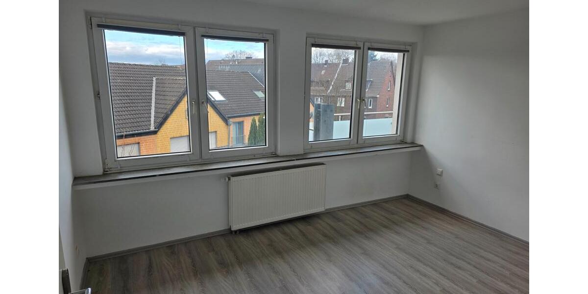 Dachgeschoßwohnung Oberhausen Biefang - 3.5 Zimmer, 96 m&sup2;, 890&euro; | Angebot:26396492