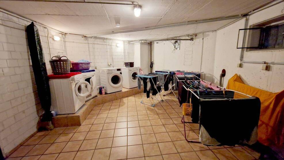 Moderne Wohnung mit Dachterrasse in einem Vierfamilienhaus. 3 zimmer