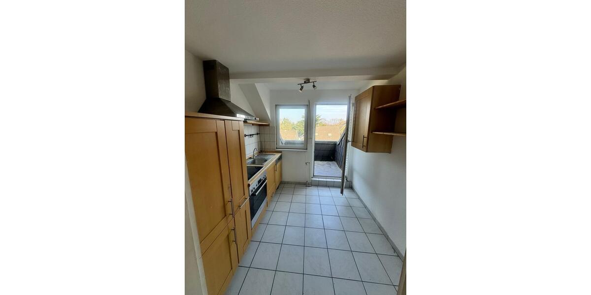 Dachgeschoßwohnung Duisburg Mittelmeiderich - 3 Zimmer, 66 m&sup2;, 750&euro; | Angebot:26165974