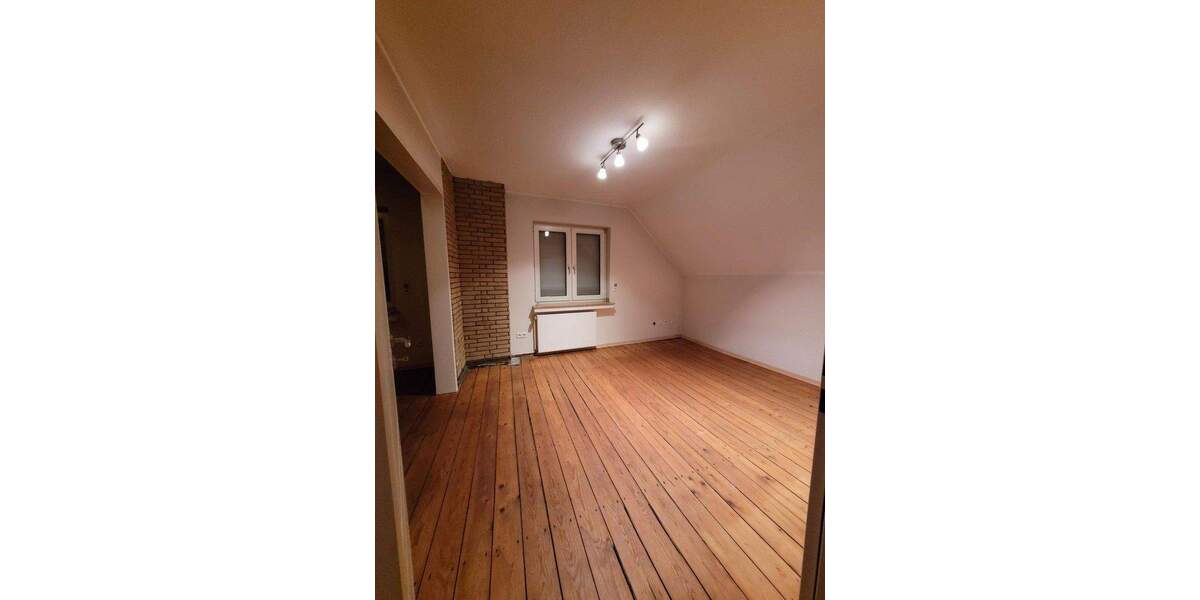 Großzügiges Haus mit auf 800 m² Grundstück mit ca.60 m² naturbelassenen Schwimmteich in Herten 1 zimmer