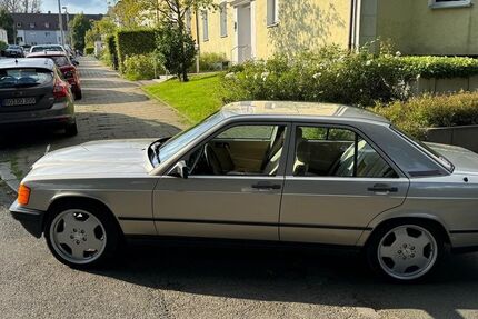 Mercedes-Benz 190 122.500 km 9.990 &euro; Bochum 44797