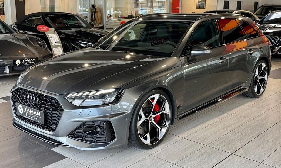Audi RS4 5.000 km 87.750 € Mülheim an der Ruhr 45472