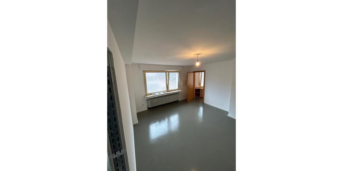 Gewerbefläche im Erdgeschoss – für Büro, Kleingewerbe, Praxis zimmer