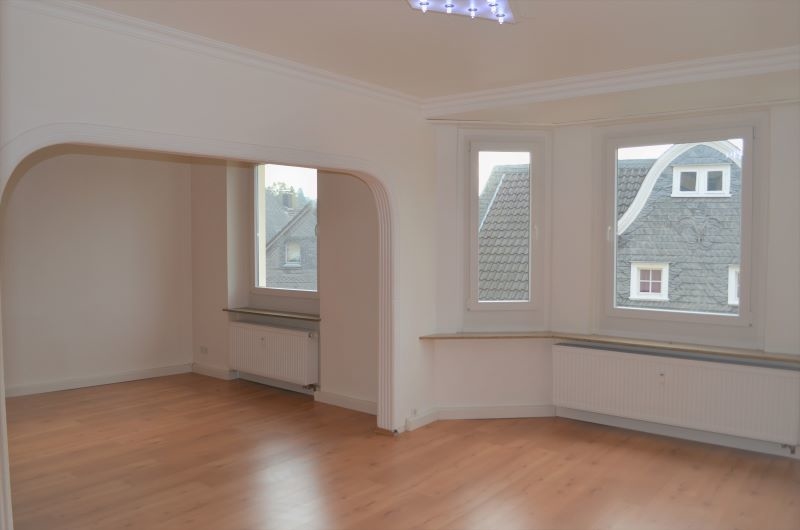 Großzügige AltbauWohnung mit Flair in der Wülfrather Innenstadt!