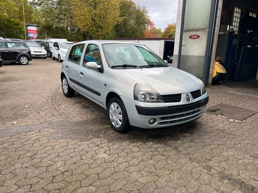 Renault Clio 109.000 km 1.980 € Essen 45141