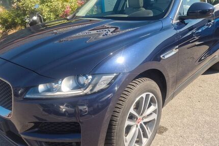 Jaguar F-Pace 126.300 km 18.999 € Gelsenkirchen 45884