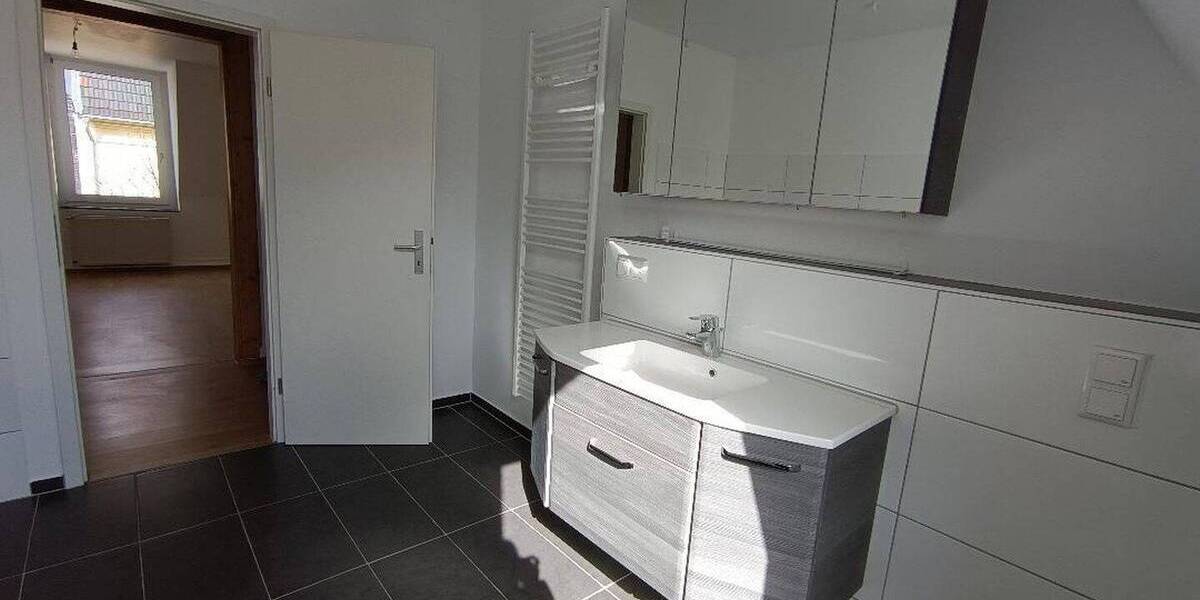 Etagenwohnung Wuppertal Barmen - 4 Zimmer, 100 m&sup2;, 880&euro; | Angebot:26897645