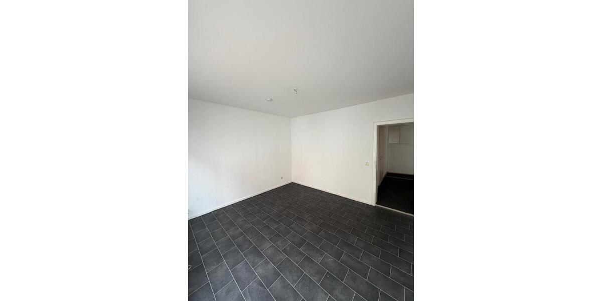 Etagenwohnung Duisburg Essenberg - 2 Zimmer, 65 m&sup2;, 380&euro; | Angebot:25646850
