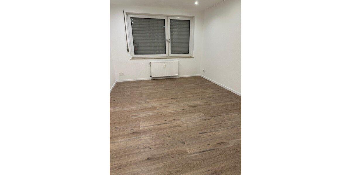 Erdgeschoßwohnung Wuppertal Gemarkung Nächstebreck - 4 Zimmer, 107 m&sup2;, 800&euro; | Angebot:26192314