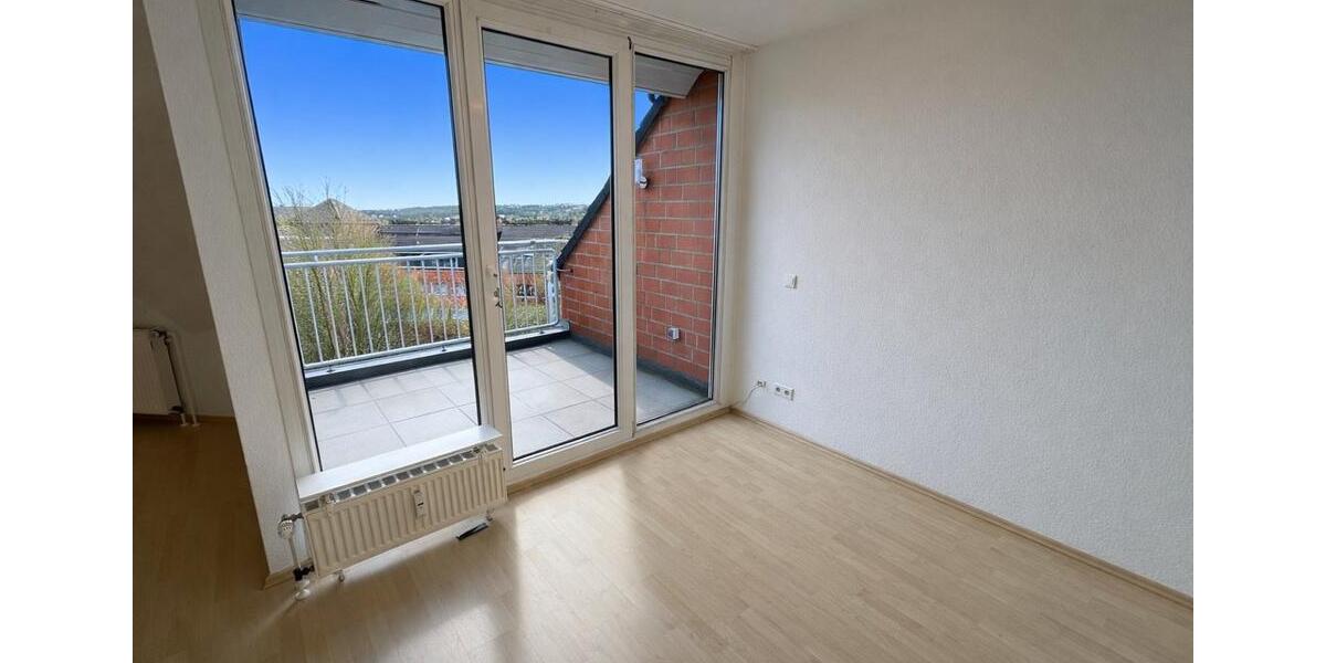 Helle Dachgeschosswohnung mit schönem Balkon in guter Lage 2 zimmer