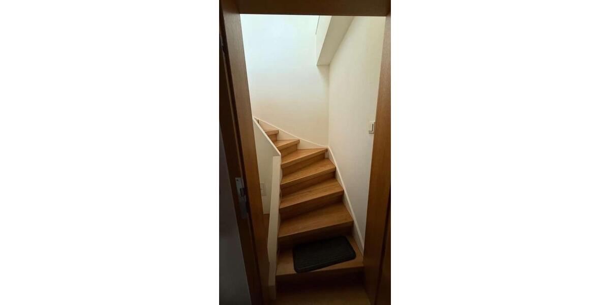 Dachgeschoßwohnung Essen Stadtbezirk II - 1 Zimmer, 72 m&sup2;, 1.250&euro; | Angebot:25148843