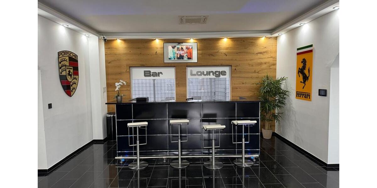 Befahrbare Autohaus Gewerbehalle Halle ca 900qm mit Büro zimmer