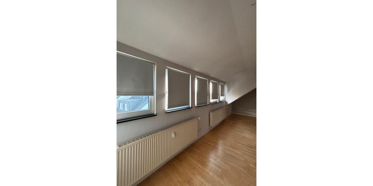 Dachgeschoßwohnung Wuppertal Gemarkung Nächstebreck - 2.5 Zimmer, 63 m&sup2;, 660&euro; | Angebot:25420338