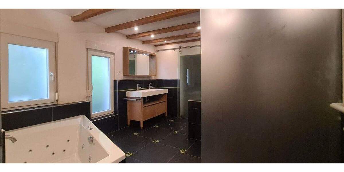 Attraktive familienfreundliche Eigentumswohnung für Individualisten! 6 zimmer