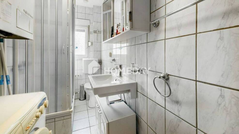 Sofort frei! Ideal geschnittene 2-Zimmer-Wohnung mit Balkon und Tageslichtbad