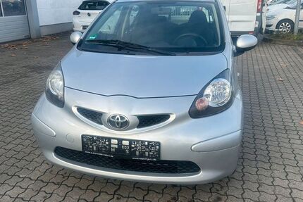 Toyota Aygo (X) 119.000 km 2.950 &euro; Bochum 44866