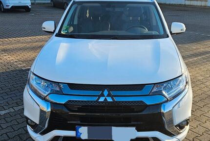 Mitsubishi Plug-in Hybrid Outlander