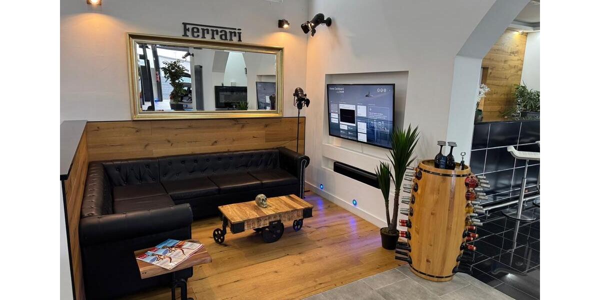 Befahrbare Autohaus Gewerbehalle Halle ca 900qm mit Büro zimmer