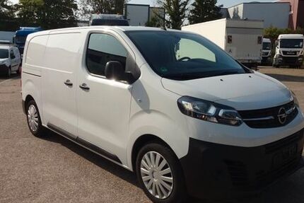 Opel Vivaro 97.475 km 14.161 &euro; Essen 45307