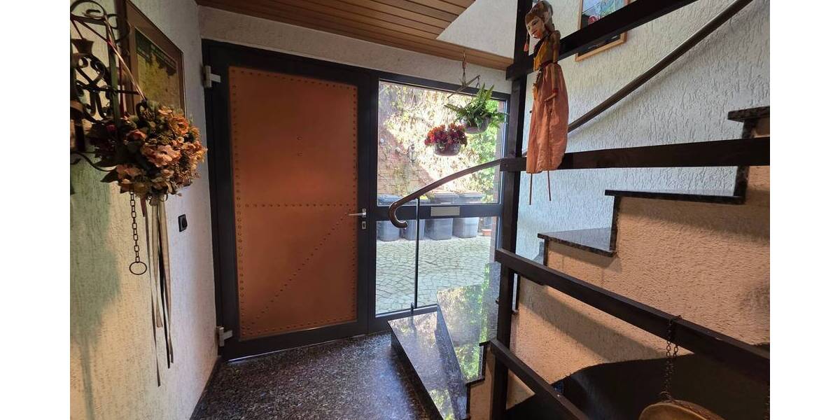 Zweifamilienhaus mit Einliegerwohnung in ruhiger Lage 6 zimmer