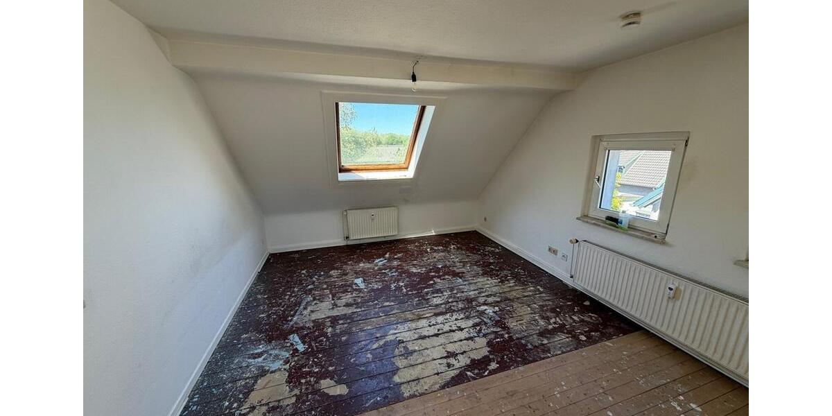 Dachgeschoßwohnung Duisburg Hochheide - 2.5 Zimmer, 40 m&sup2;, 170&euro; | Angebot:26389111