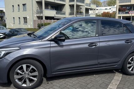 Hyundai i20 64.400 km 10.490 &euro; Bochum 44799
