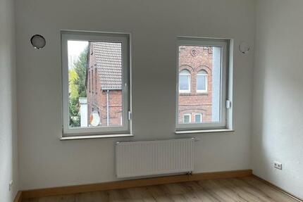 Großzügige, sanierte, helle 2-Zimmer-Whg zu vermieten! 2 zimmer