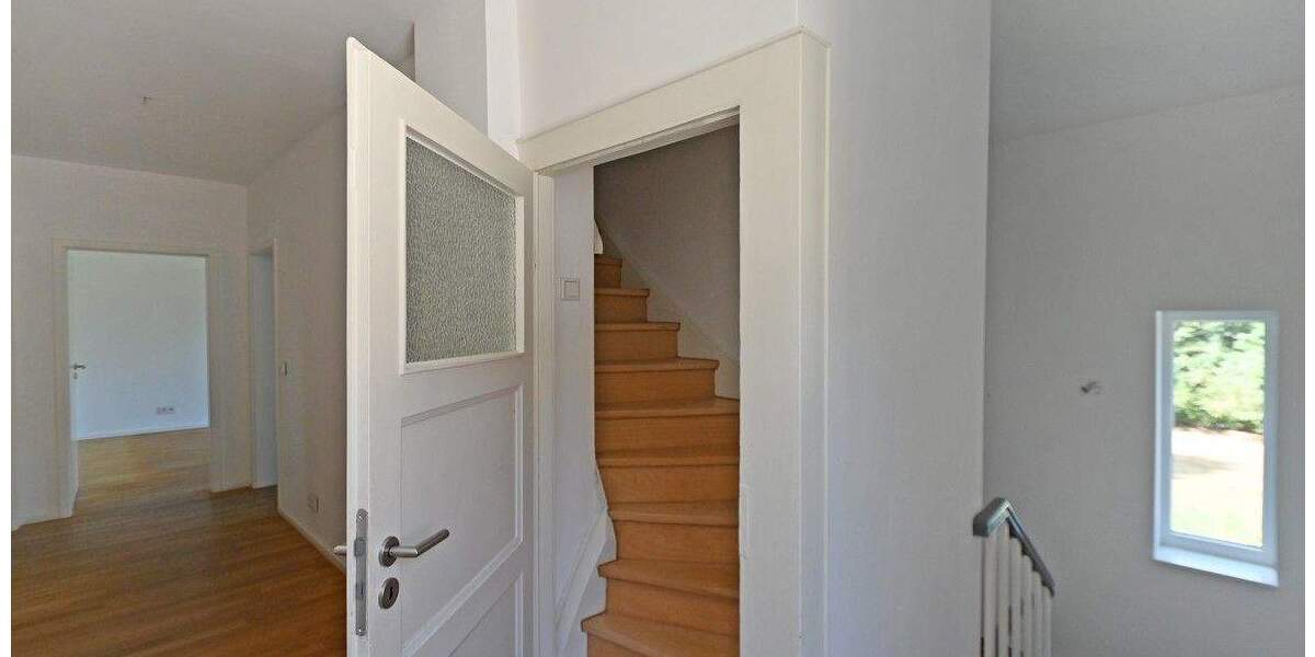 Höseler Familien-Herzstück! Restauriertes, freistehendes 30er-Jahre-Haus mit tollem Garten 8 zimmer