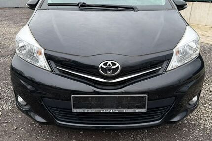 Toyota Yaris 95.234 km 5.599 &euro; Dinslaken 46539