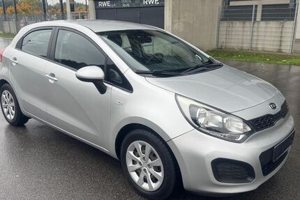 Kia Rio 118.000 km 4.490 € Essen 45356