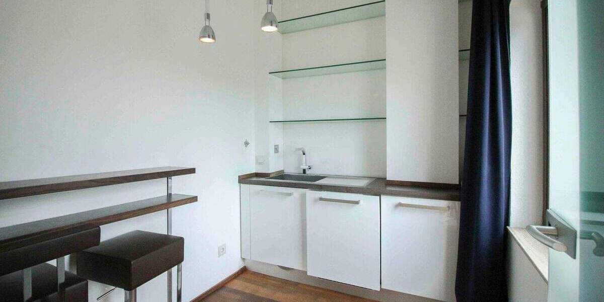 Leben in der Innenstadt: Gepflegtes Reihenmittelhaus samt Dachterrasse und TG-Stellplatz 5 zimmer