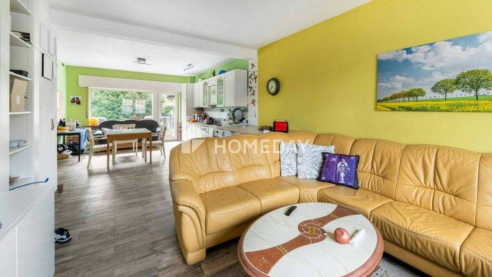 Doppelhaushälfte mit modernisierter Ausstattung, Doppelgarage und nachhaltiger Energieversorgung 5 zimmer