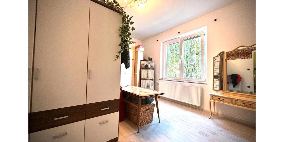 Eigentumswohnung EG Altbau 4,5 Zi. Garten Stadtnah 4.5 zimmer