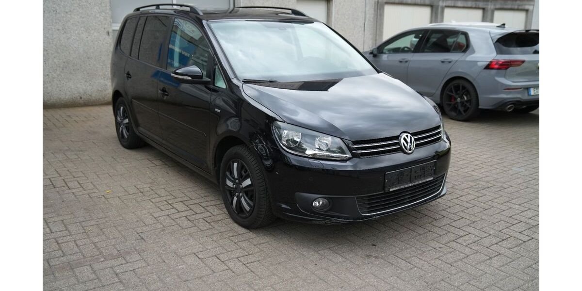 VW Touran 147.530 km 8.990 &euro; Bottrop 46240