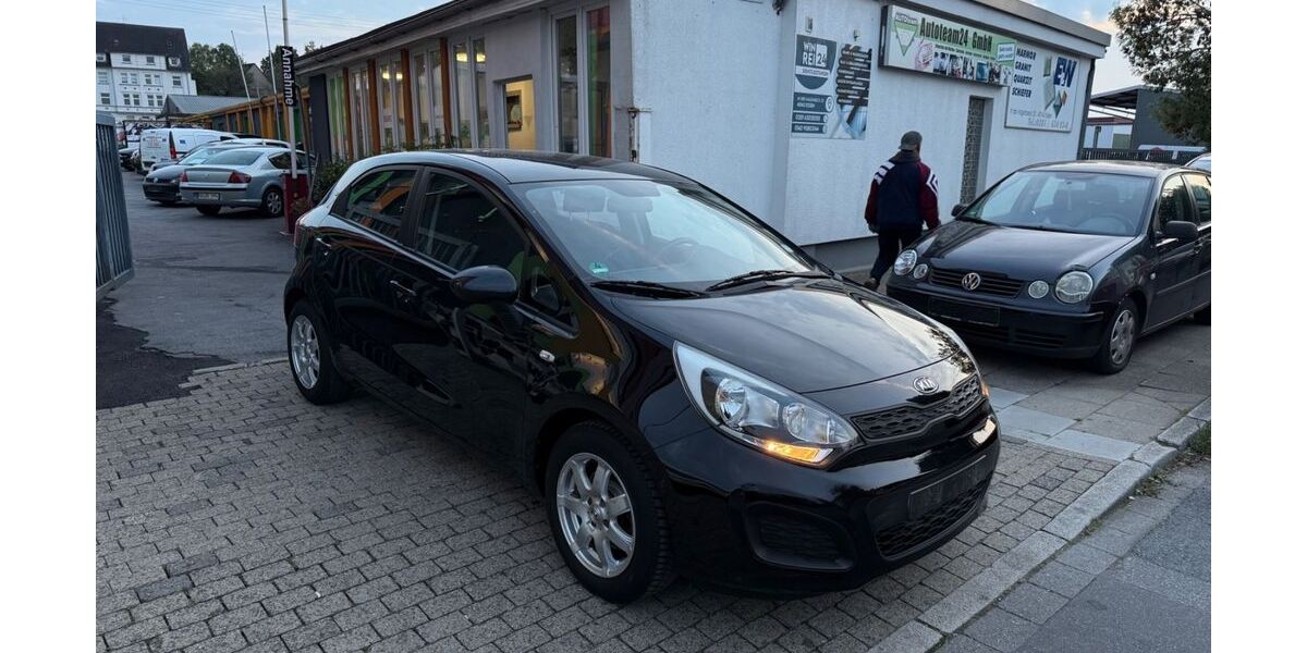Kia Rio 146.000 km 3.990 &euro; Essen 45143