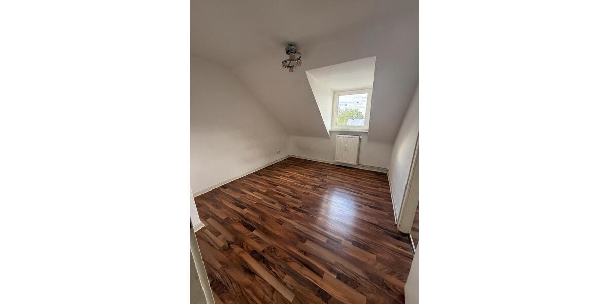 Dachgeschoßwohnung Duisburg Beeck - 2 Zimmer, 39 m&sup2;, 580&euro; | Angebot:26538295