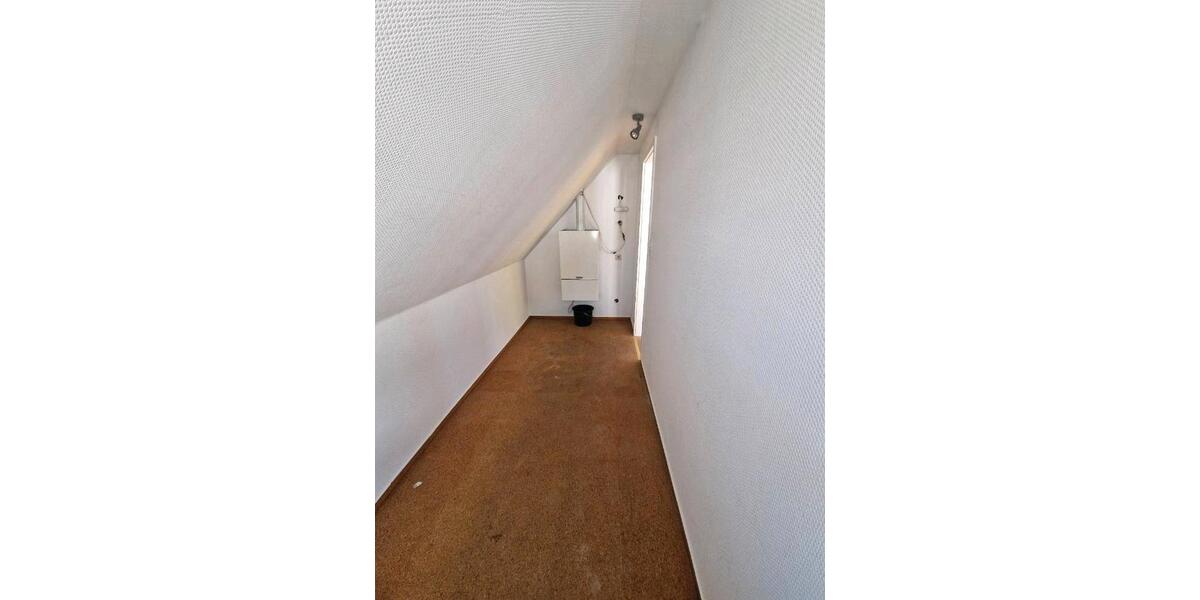 Dachgeschoßwohnung Velbert Langenberg - 1 Zimmer, 70 m&sup2;, 830&euro; | Angebot:26312915