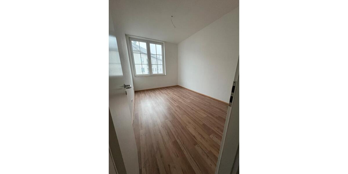Eigentumswohnung 105 m² ~ 4 Zimmer mit Süd Balkon 4 zimmer