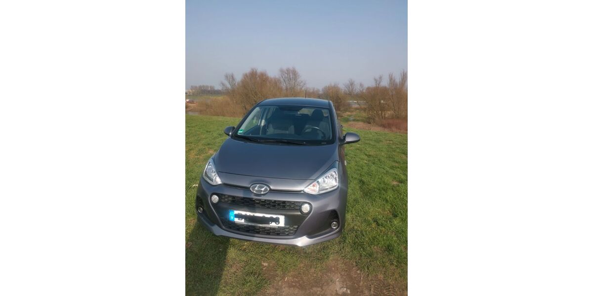 Hyundai i10 24.954 km 8.950 &euro; Duisburg 47228